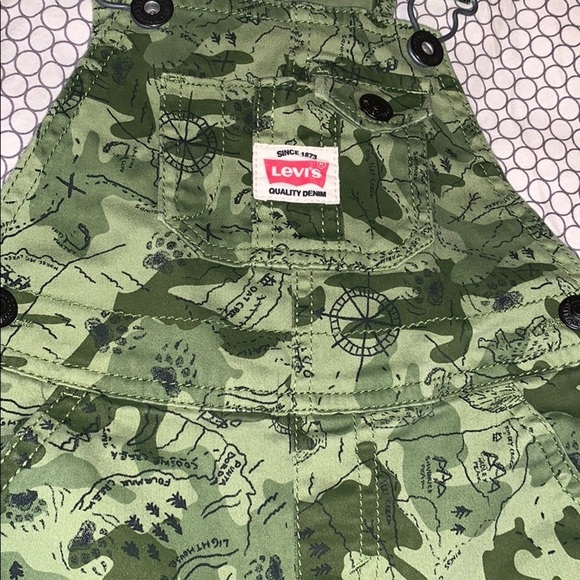 Levi’s Baby  Camo Overall - Picture 2 of 7